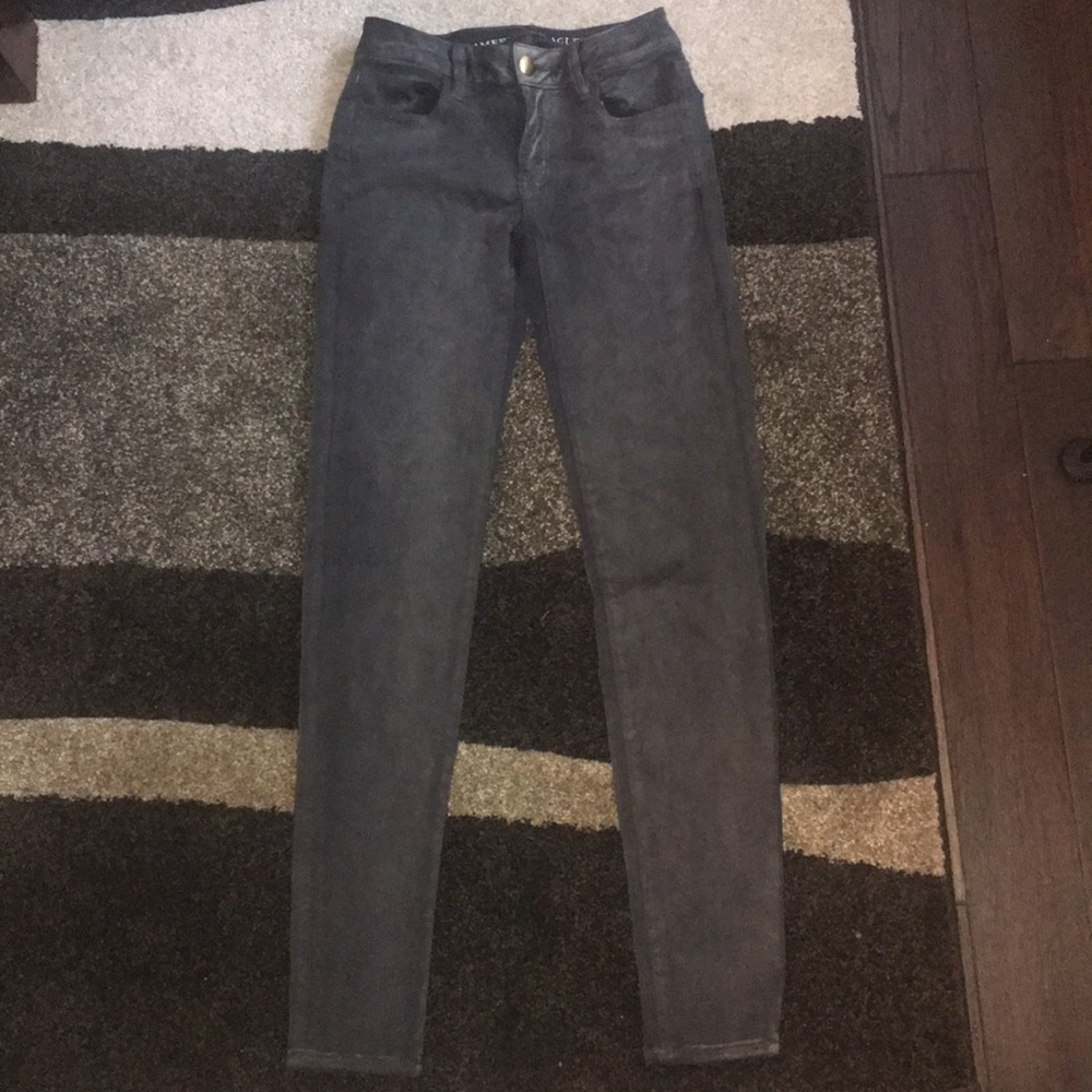 Faded grey American Eagle jeggings.
